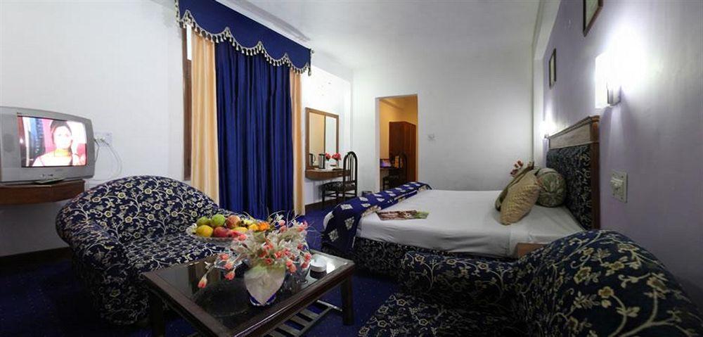 Chander Palace Manāli Esterno foto